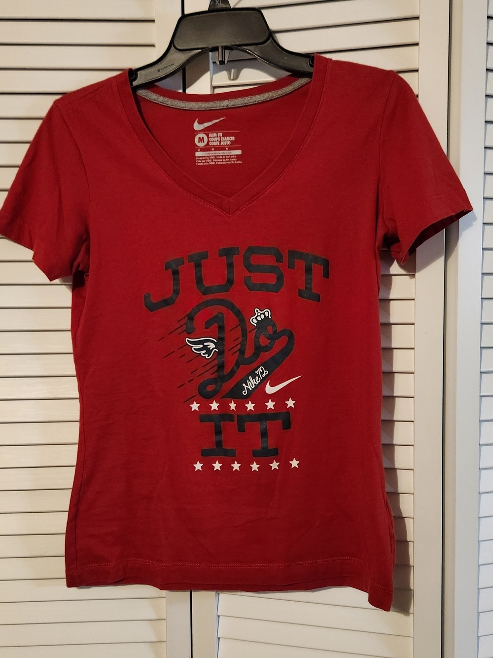 Nike Women’s Red V-Neck 'Just Do It' Graphic Tee